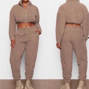 Skims NWT Sherpa Teddy Lounge Set size L tiger eye color